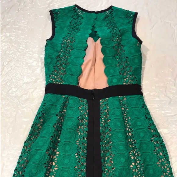 NEW**CATHERINE DEANE**Green Lace Dress**US 2 - Picture 6 of 8